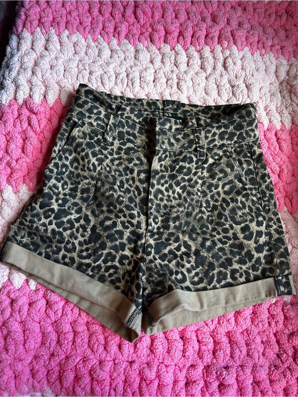 Express Leopard Print High-Waist Shorts - Olive Green/Black